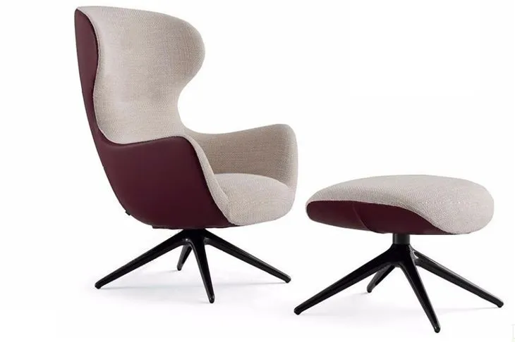 Anpassad metallben fåtölj och ottoman